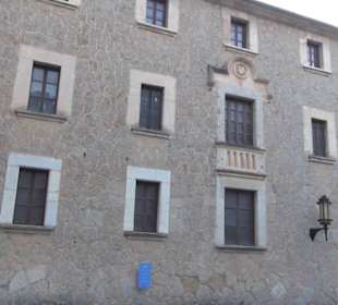 Plaza del Bisbe Campins