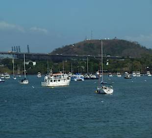 Auf dem Panama Kanal