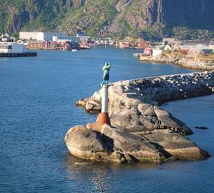 Die Fischerfrau empfängt uns...