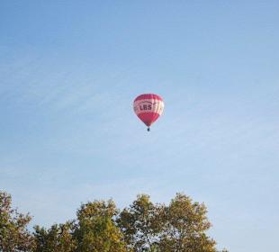 Ballon über dem Dom zu Speyer