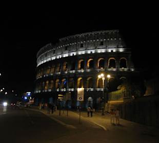 Colosseum bei Nacht