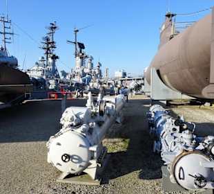 Torpedorohre vor dem U-Boot "U10"