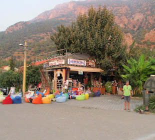 Bar an der Promenade