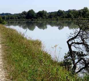Inn und Fahrradweg bei Rott