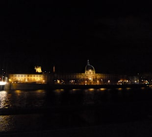 Lyon nocą