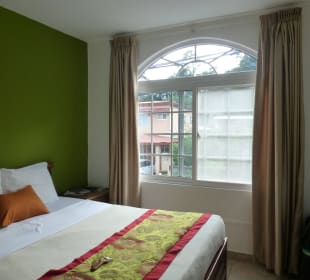 Schlafzimmer an der Straße                        