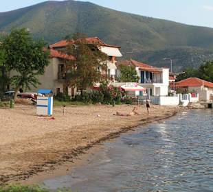 Kleiner Strand in Kallirachis
