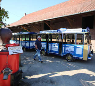 Stopp der Altländer Bimmelbahn
