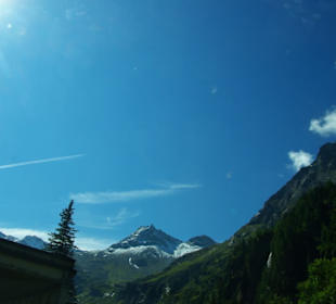 Blick zu den Bergen