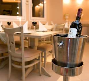 Mit gutem Essen, Wein & Musik den Abend genießen