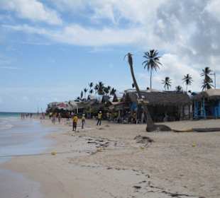 Einkaufen am Strand (viel Handeln)
