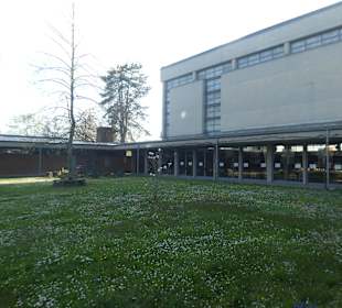 Im Innenhof von St. Michael in Schweinfurt