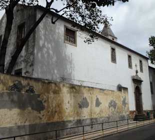 Außenfront der Kirche