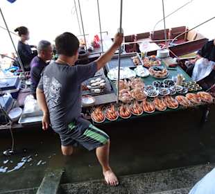 Bummeln über den Ampfawa Floating Markt