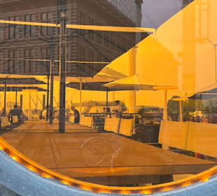 Het Pomphuis Außenterrasse