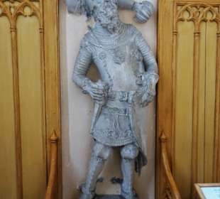 Skulpturen im Chorraum der Klosterkirche Sonnefeld