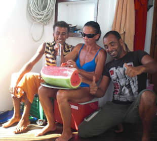 Petra mit ihren Helfern