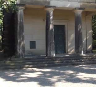 Mausoleum - Berggarten