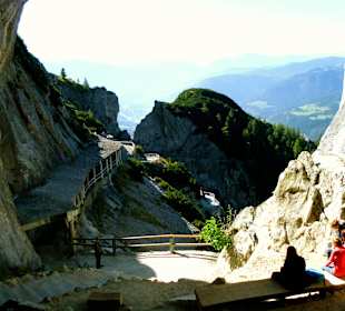 Eingang zur Werfener Eisweltenhöhle