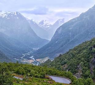 Widok na dolinę Hjelledalen