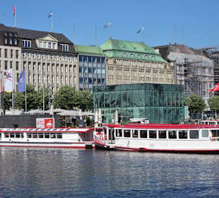 Ausflugsschiffe auf der Binnenalster