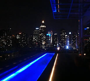 Rooftop bar / the press