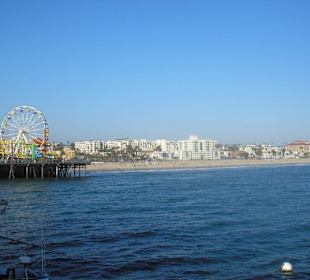 Blick auf den Strand vom Pier