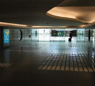 Übergang zur Metrostation