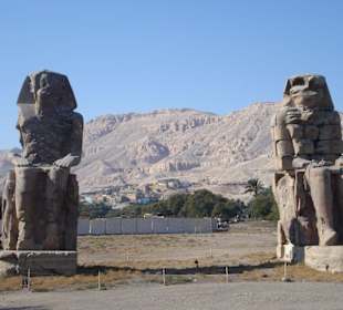 Die Memnonkolosse