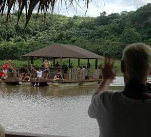 Rio Chavon, Flussfahrt mit  Hausboot