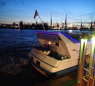 An den Landungsbrücken