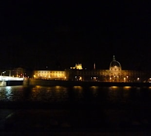 Lyon nocą