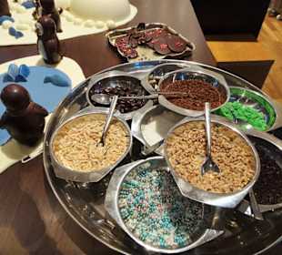 In der gläsernen Produktion des Schokoladenmuseums