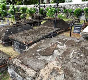 Rundgang über den alten Friedhof am Meer