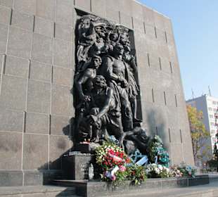 Pomnik - Muzeum Historii Żydów Polskich