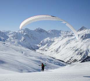 Gleitschirmfliegen Davos Winter Jatzhuette