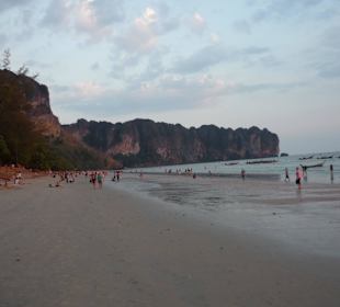 Пляж Ао Нанг (хорош и днем и вечером)