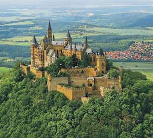 Die nahe gelegene Burg Hohenzollern