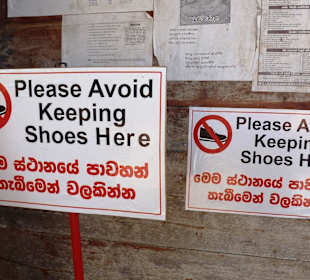 Schuhe müssen ausgezogen werden