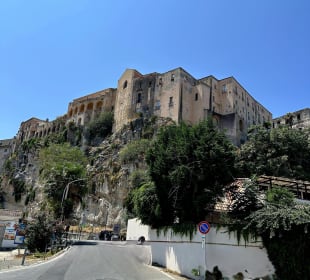Castello de Tropea vom Hafen