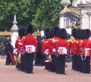Wachablösung vor dem Buckingham Palast