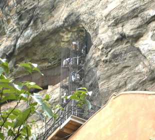 Wendeltreppe zu den Wolkenmädchen