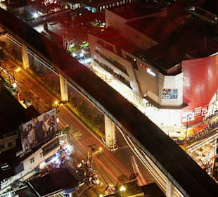 Skytrain vorm Landmark Hotel