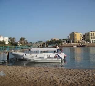 Speed Boat und Glasbottom Boat