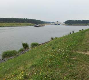 Blick auf Doppelschleuse Elbe - Havel - Kanal