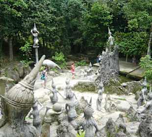 Steinfiguren im Magic Garten