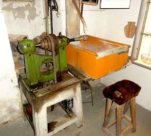 Arbeitsplatz eines Glasschleifers