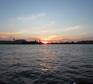 Auf der Newa bei Sonnenuntergang, einfach grandios