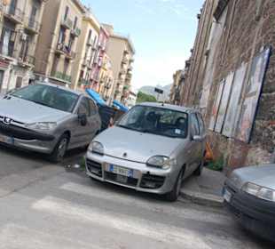 Ulica prowadząca do katedry w Palermo