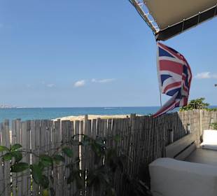 Blick von der Taverne am Strand